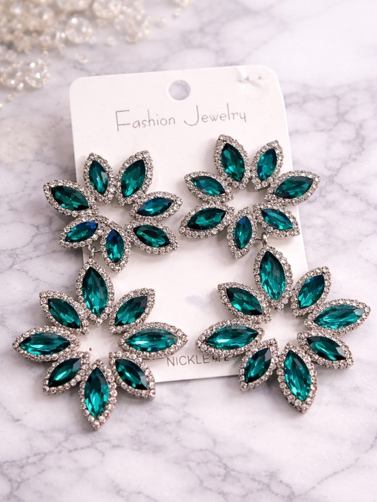Fashion Jewelry Jewelry - Fashion Jewelry Emerald Green Crystal Flower Statement Earrings gorgeous